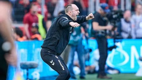 Zwirn im Werner-Schrank - Werder-Trainer hat schon einen Anzug für Europa
