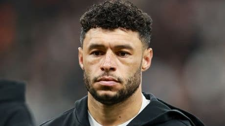 Ex-Liverpool and Arsenal star Alex Oxlade-Chamberlain 'offered' surprise Championship deal