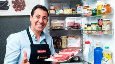 Pedro Caballero, especialista en hogar: “No se deben mezclar frutas y verduras en el mismo cajón de la nevera”
