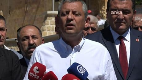 Kayyımı kararı sonrası Özgür Özel açıkladı: Gürsel Tekin partiden ihraç edildi