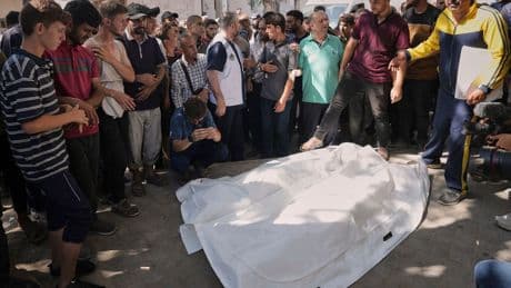 Gaza-Krieg: Palästinenser: 10 Tote bei israelischem Angriff in Gaza