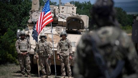 Russische agressie en de eisen van Trump leiden tot pijnlijke keuzes: hoe denken NAVO-landen over de stijgende defensie-uitgaven?