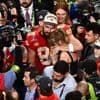 Taylor Swift annonce qu’elle va se marier avec la star du football américain Travis Kelce