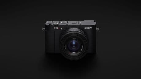 Sony is still stubborn about the size of its cameras