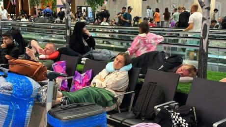 Transport aérien perturbé, GPS brouillé et coupures d’internet : quand la guerre pousse les Russes à bout
