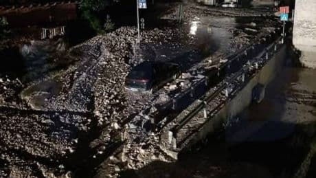 Maltempo, frana investe il Cadore: persone intrappolate nelle case