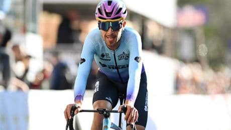 Unibet Tietema Rockets schorst renner Giovanni Carboni nadat UCI afwijkingen in biologisch paspoort vaststelt: ’We zijn geschokt’