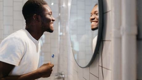 Four in ten Brits admit to only brushing their teeth once a day