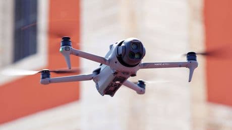 He volado el dron más avanzado: es una bestia tan potente que te puede sobrepasar