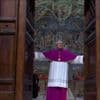 VIDEO. "Extra omnes" : les portes de la chapelle Sixtine se sont refermées, le conclave débute