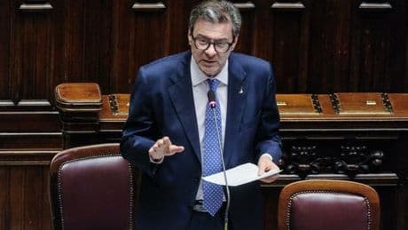 Giorgetti: «Paese solido ma le banche aiutino. Ora si investa in Italia»