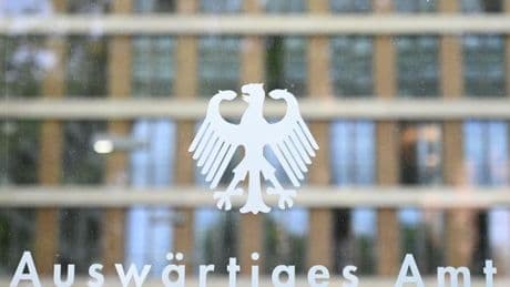 Auswärtiges Amt warnt vor Reisen nach Israel – Israelische Botschaften weltweit geschlossen