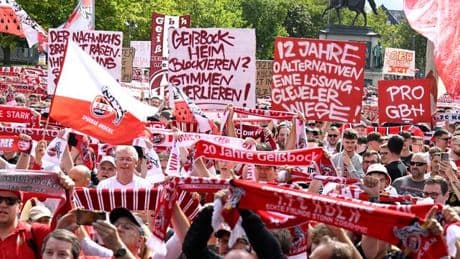 Fußball-Bundesliga: Tausende Köln-Fans demonstrieren für Geißbockheim-Ausbau