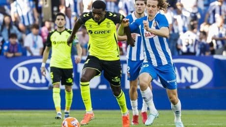 El Betis remonta al Espanyol y rompe la muralla impuesta por Joan García