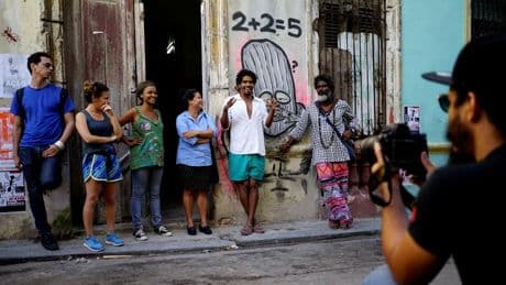 Coco Fusco logra sacar de prisión la obra de Luis Manuel Otero Alcántara, el preso más famoso de Cuba