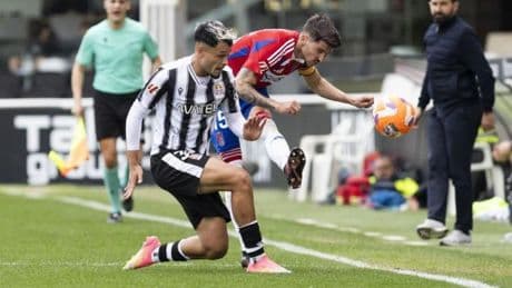 El Granada se sube al tren que lleva al playoff de ascenso