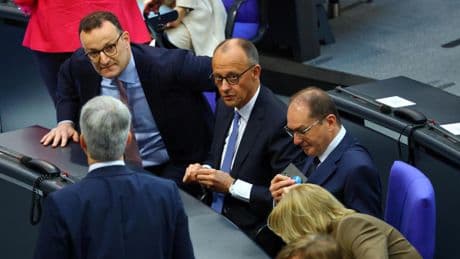 Las bolsas europeas caen y la rentabilidad de la deuda sube: Merz no logra convertirse en canciller de Alemania