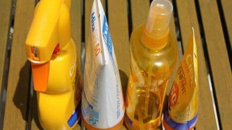 Autoabbronzanti e creme solari, perché non sono alternativi