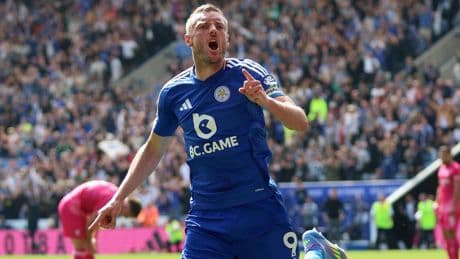Prachtig! Jamie Vardy scoort in laatste thuisduel voor Leicester City, Ruud van Nistelrooy gunt spits publiekswissel