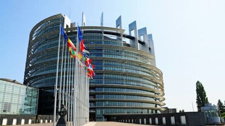 Europa analiza por qué la banca europea vale menos en Bolsa que la estadounidense