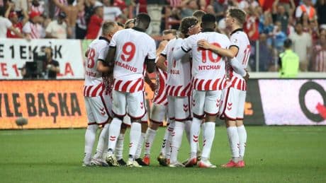 Başkan "Ortamı germeye gerek yok" demişti: Samsunspor'un Yunanistan'da giyeceği forma belli oldu