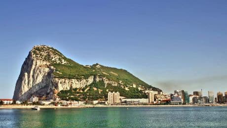 Bank heft na veertig jaar rekening van Nederlandse klant op omdat hij in hoog risico-land Gibraltar is gaan wonen