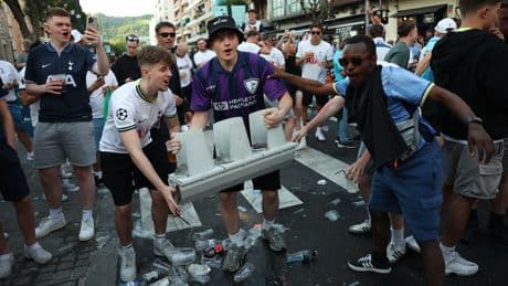 Un semáforo roto, el incidente más grave en Bilbao antes de la final de la Liga Europa