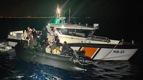 İzmir'de 58 düzensiz göçmen yakalandı