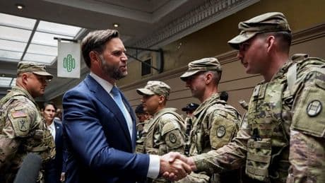 Proteste in Washington: Demonstranten buhen JD Vance aus