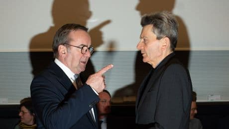 Manifest | Manifest: Rolf Mützenich sorgt sich um die Zukunft der SPD so sehr wie um den Frieden