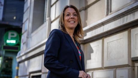Cristina Vallejo: “Normalizamos que alguien dé una patada en la puerta y no pase nada”