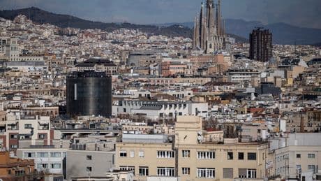 Un año de regulación del alquiler en Cataluña: bajan precios y nuevos contratos, pero se dispara el alquiler de temporada