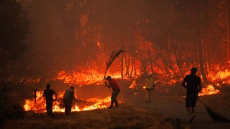 Los incendios en España dejan ya dos muertos y varios heridos graves