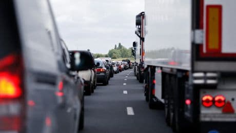 Lundi de Pâques chargé sur les routes: comment éviter les bouchons?