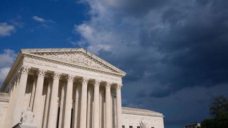 Geschlechtsidentität: Supreme Court macht Weg für Trans-Verbot beim Militär frei