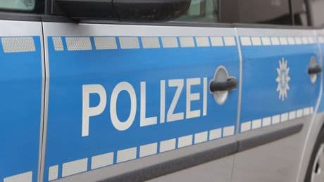 Kriminalität: Bewaffneter Mann bedroht Polizei - SEK-Einsatz