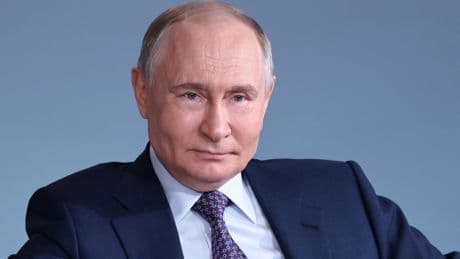 Guerre en Ukraine : Vladimir Poutine affirme que des «citoyens français» se battent «aux côtés de la Russie»