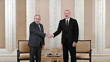 Aliyev ve Paşinyan, Abu Dabi'de bir araya geldi