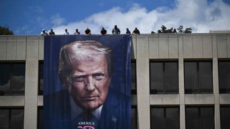 Trump verso riduzione durata visto giornalisti e studenti stranieri