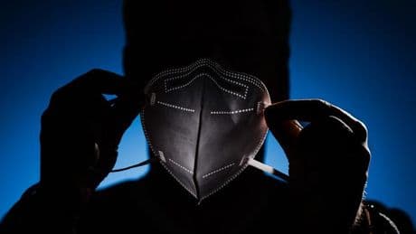 Maskenaffäre: Die Jungs mit den Masken