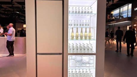 Non serve la tecnologia per essere smart, l'esempio del frigorifero di Midea a IFA 2025