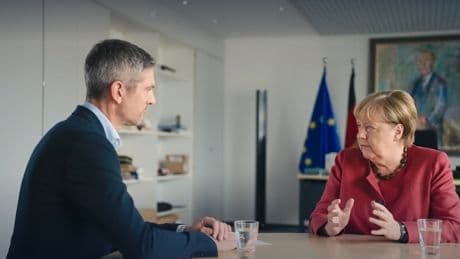 Weil Zamperoni unterwürfig bleibt, verfällt Merkel bei Asyl-Interview in alte Muster
