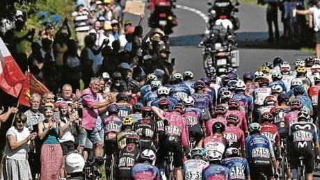 Los adolescentes asaltan la élite del ciclismo: ¿por qué ascienden cada vez más jóvenes?