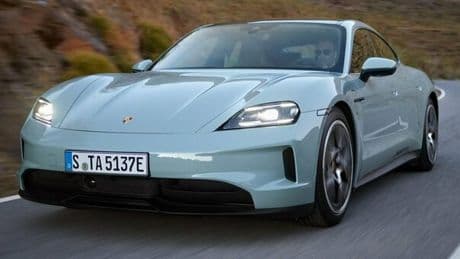 Porsche, ecco la nuova Taycan 4: la trazione integrale ne eleva il contenuto tecnologico e le prestazioni