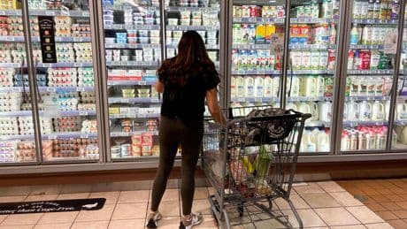 Après un an de baisse des prix, les achats en grande surface repartent à la hausse