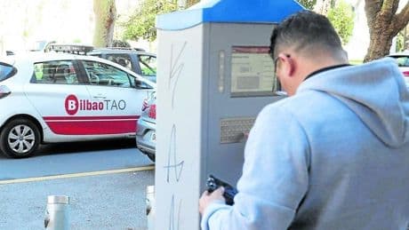 161 conductores deben más de 20.000 euros cada uno en multas de la OTA de Bilbao