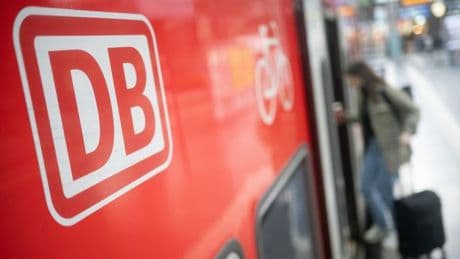 Tür war blockiert: Bahn prüft Rassismus-Vorwurf in Regionalexpress