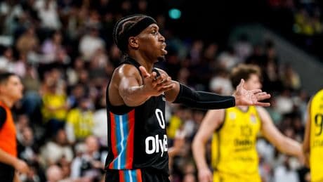 Basket : «une passe en profondeur de l’arbitre», l’improbable action qui a achevé Paris contre Fenerbahce