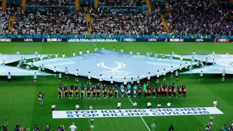 La UEFA lanza un mensaje a Israel en la final de la Supercopa: “Dejad de matar niños, dejad de matar civiles”