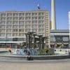 Kritik an Abschiebungen nach Afghanistan: Mehrtägiges Protestcamp am Berliner Alexanderplatz gestartet
